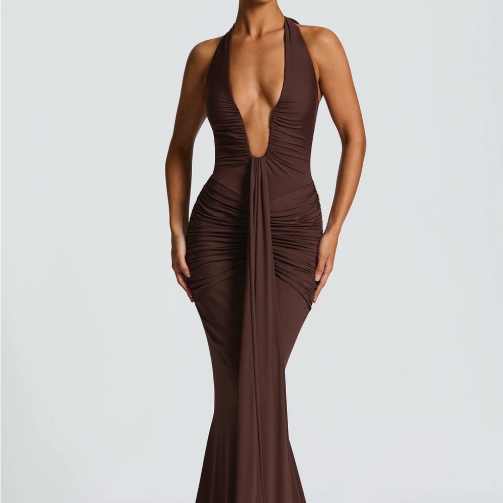 Elegant Brown Maxi Dress - Picture 2 of 3